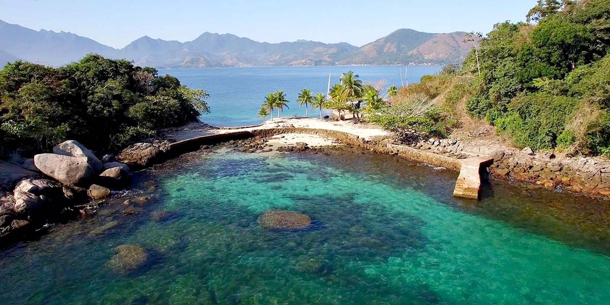 Praia em Paraty
